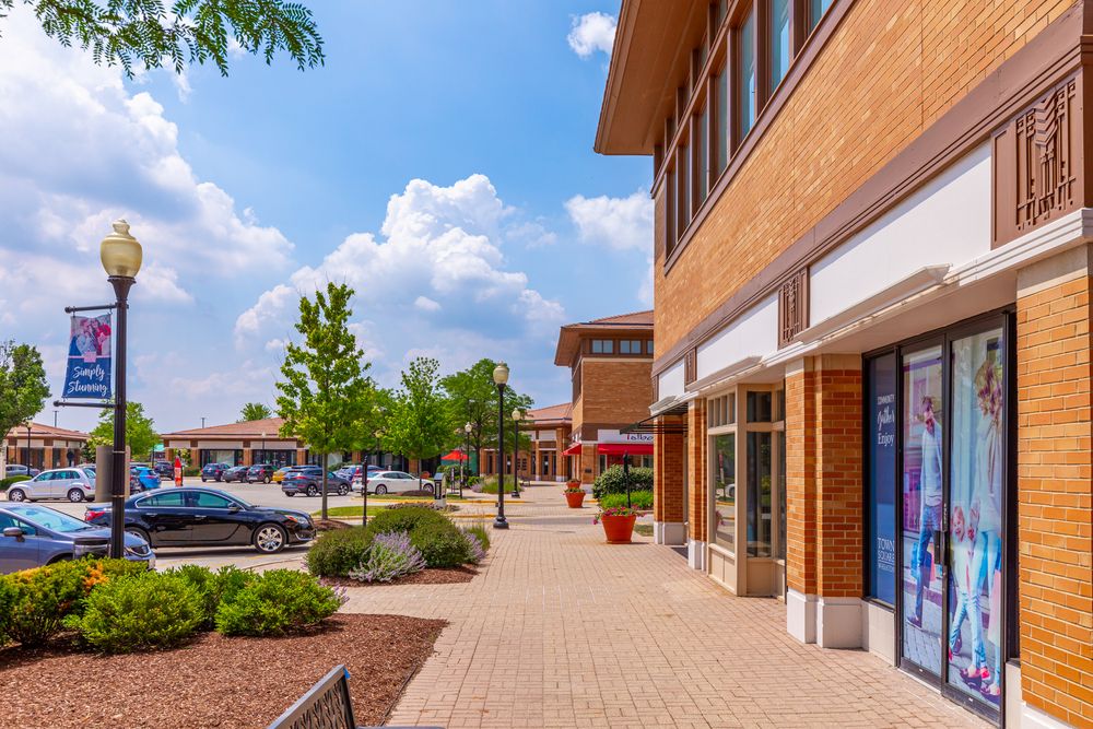 Town Square Wheaton: 55 E Loop Rd, Wheaton, IL 60189